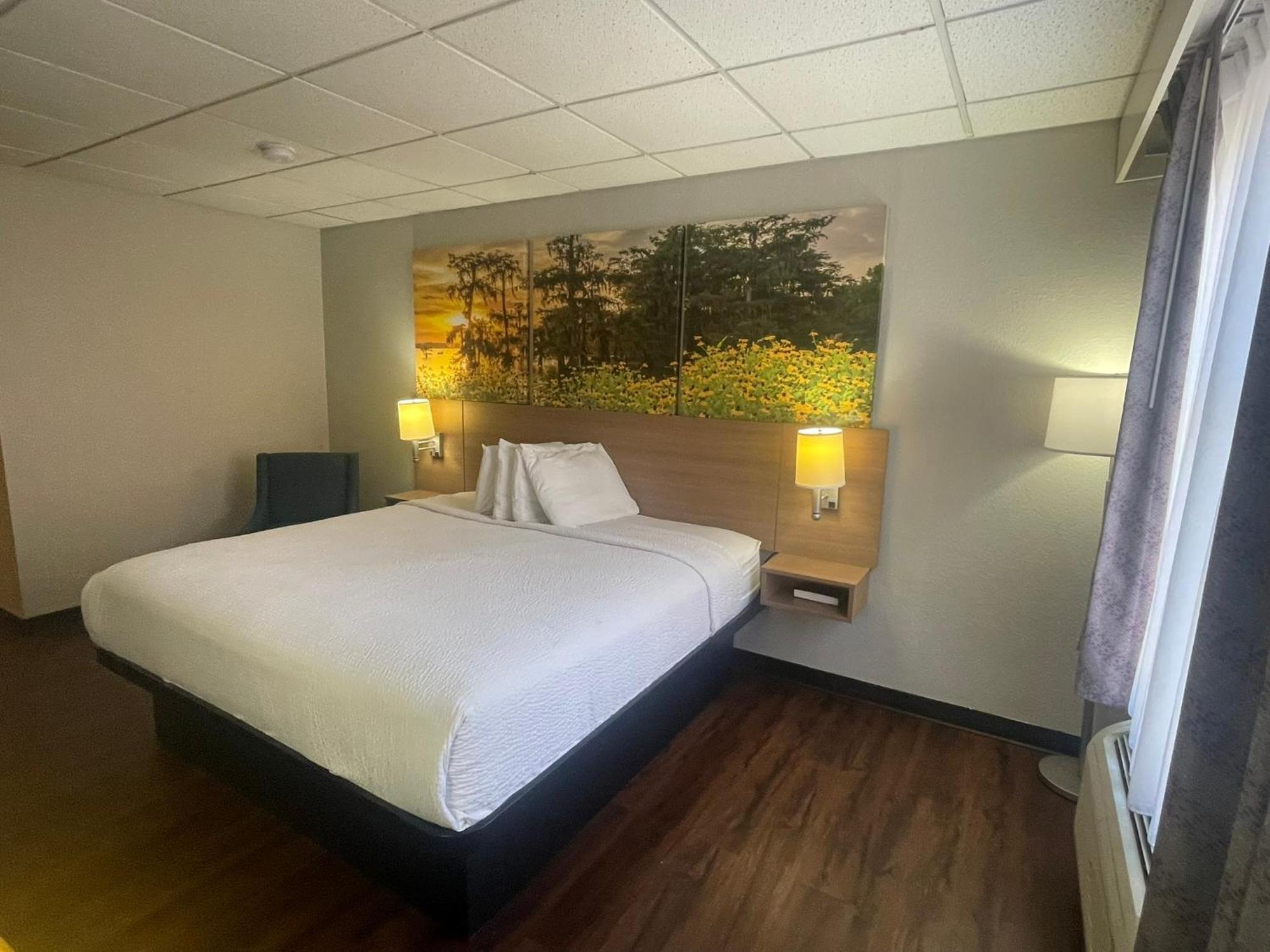 Days By Wyndham Hotel Madisonville